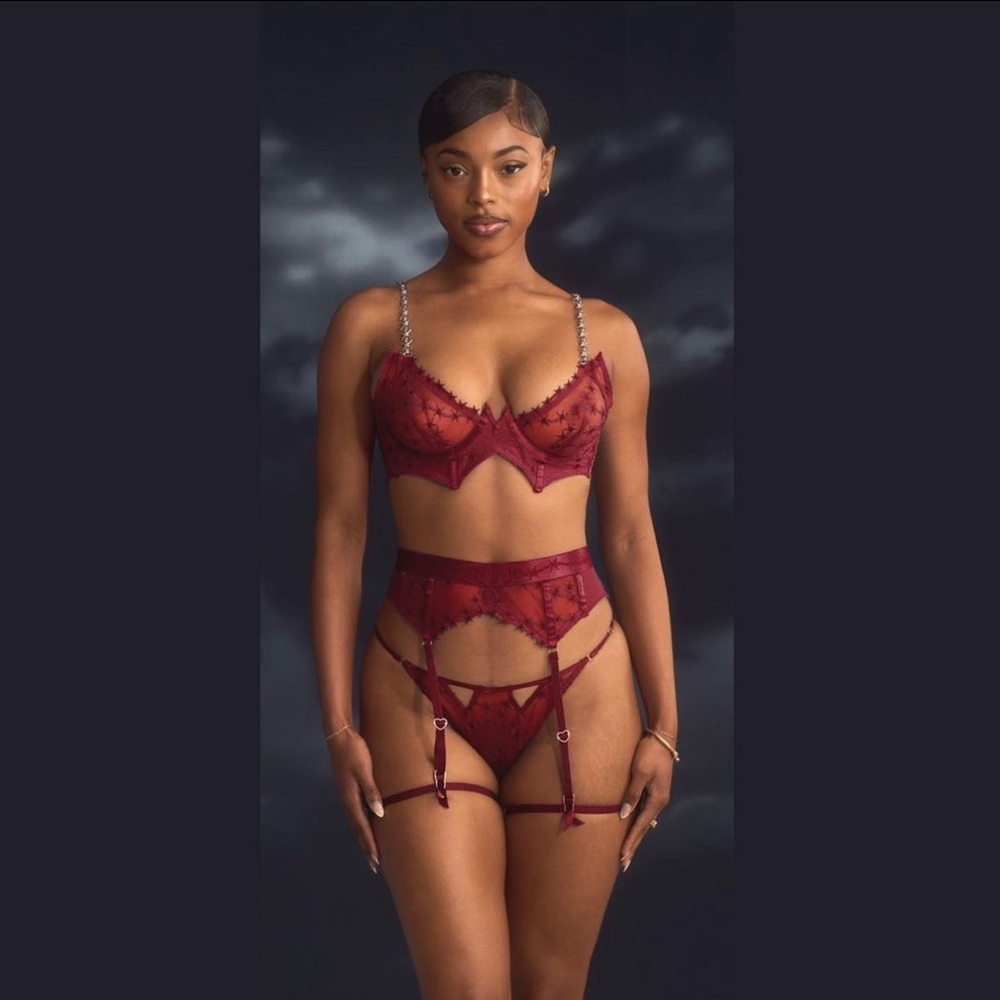 Voight by Valentina - Cut Throat Set